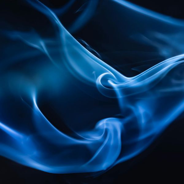 Abstract image symbolizing energy flow and gentle movement.